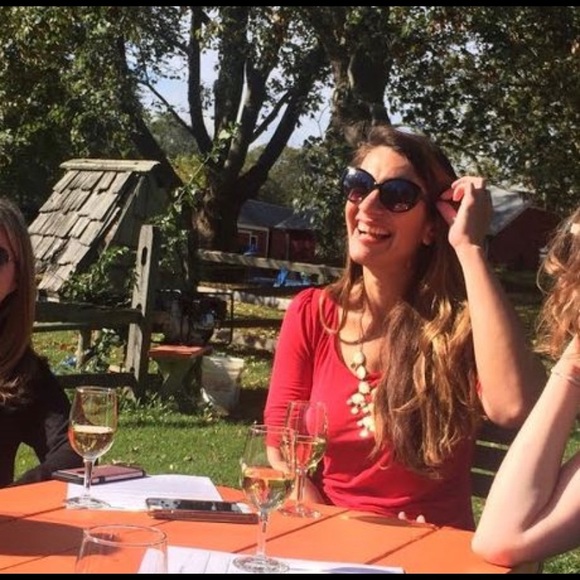 Meet your Posher, Diana - Picture 1 of 1